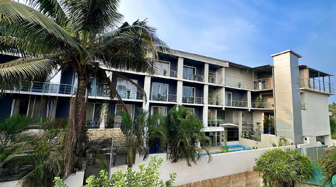 Wavecrest Facade