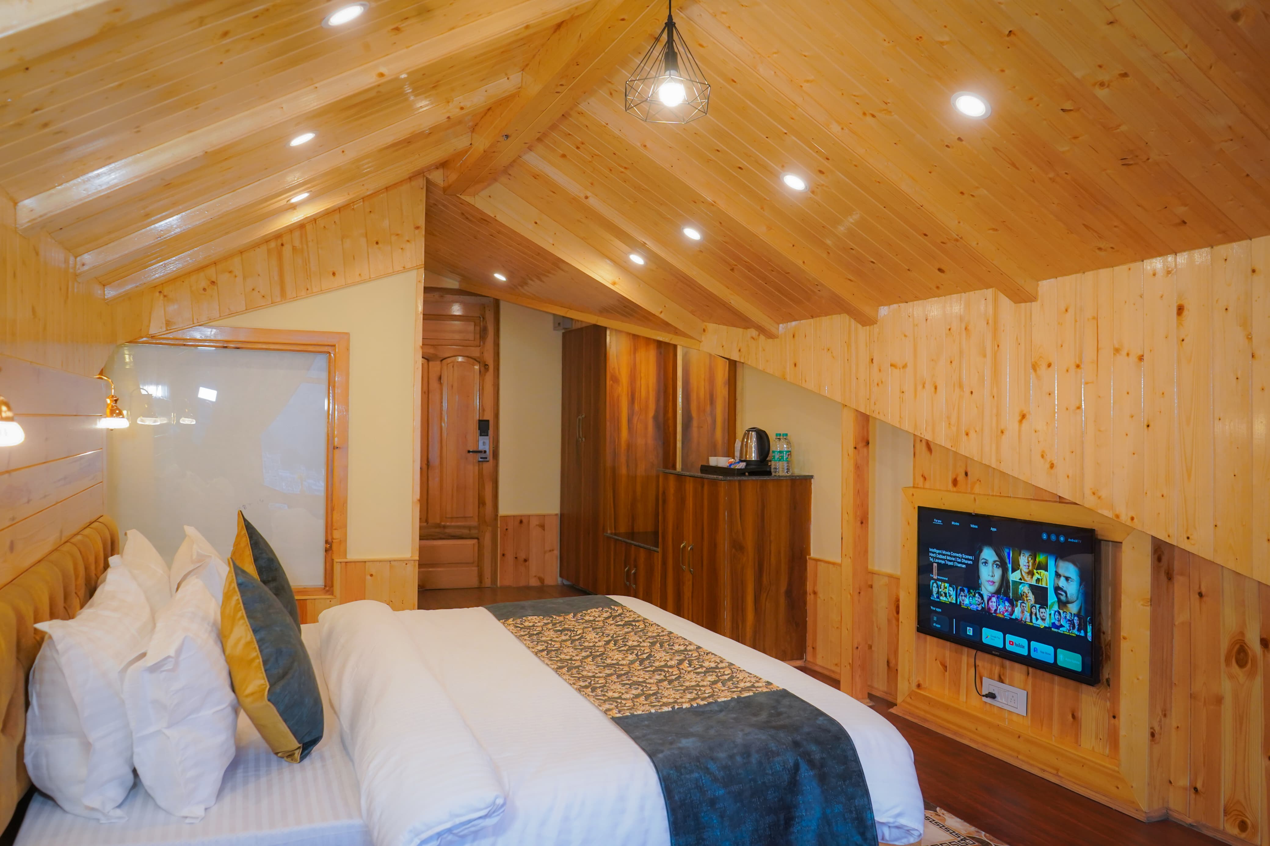 Attic / Honeymoon Rooms view 5