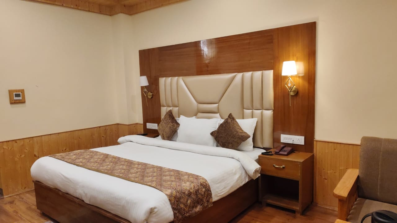 Deluxe Rooms with Balcony view 1