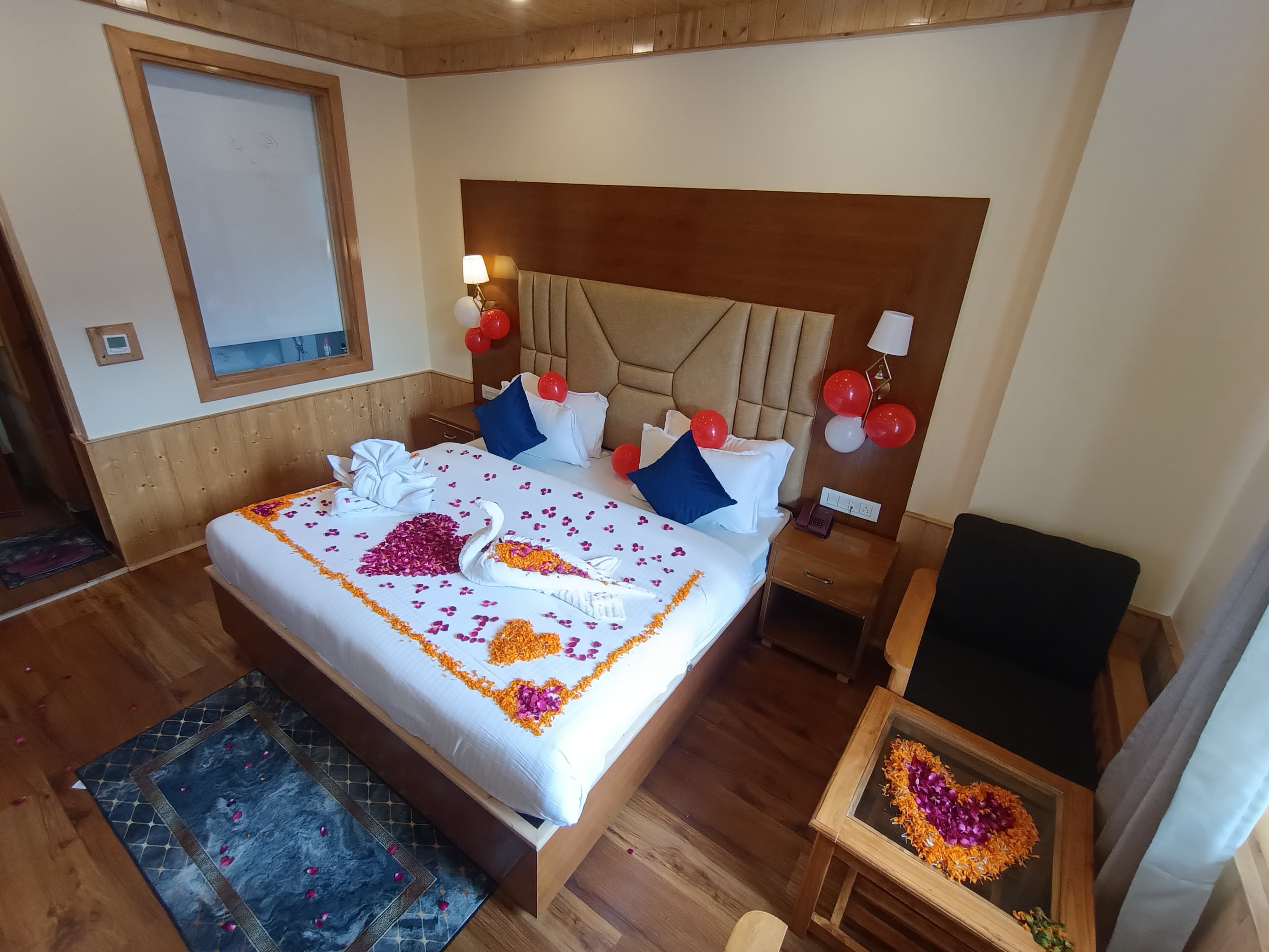 Deluxe Rooms with Balcony view 2